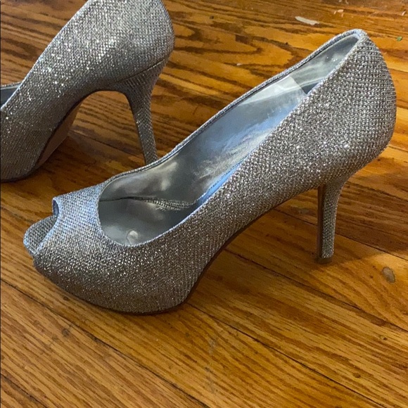 Shoes - Picture 2 of 5